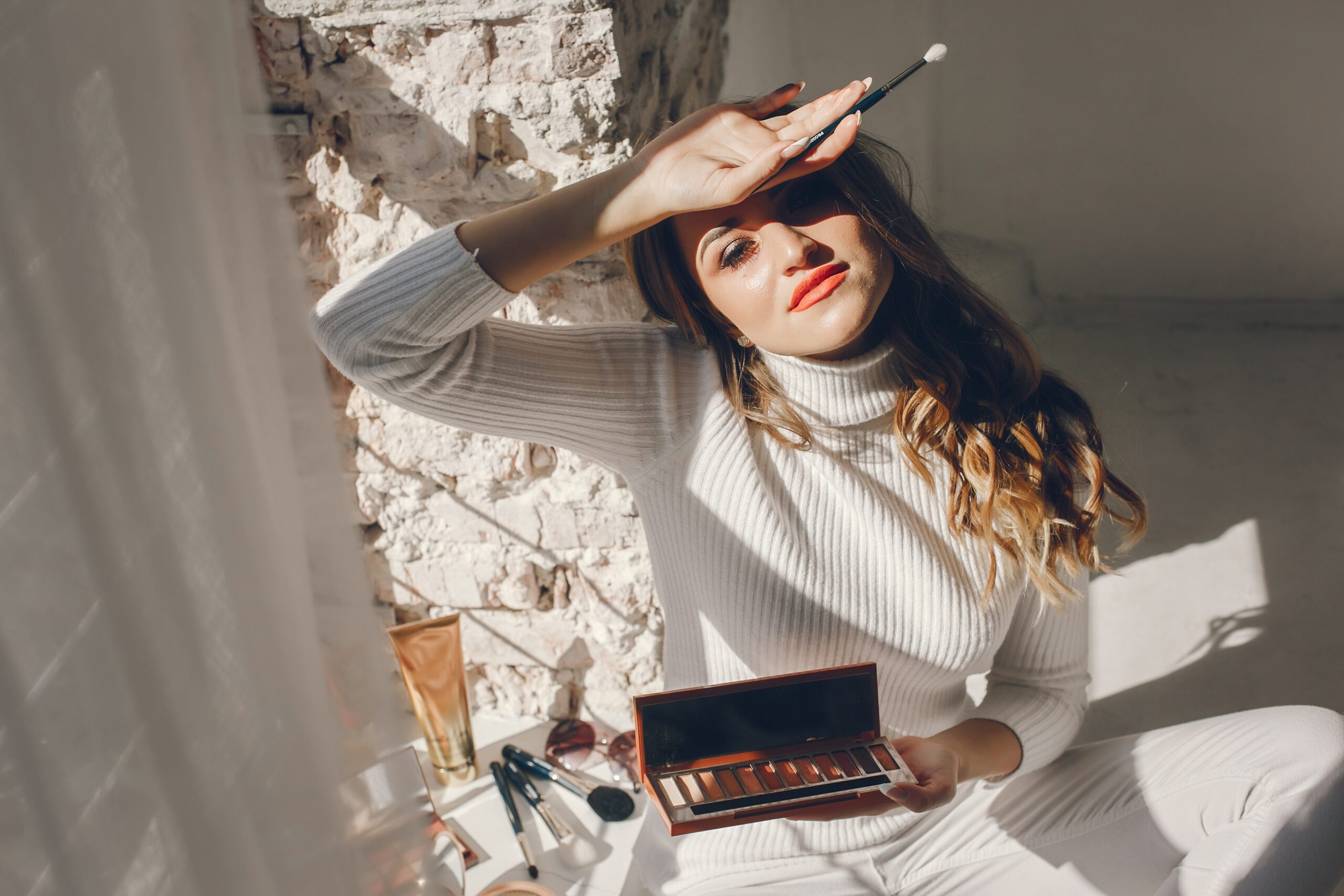 Vaš KOZMIČNI VODNIK za LIČENJE glede na vaš VZHAJAJOČI ZNAK