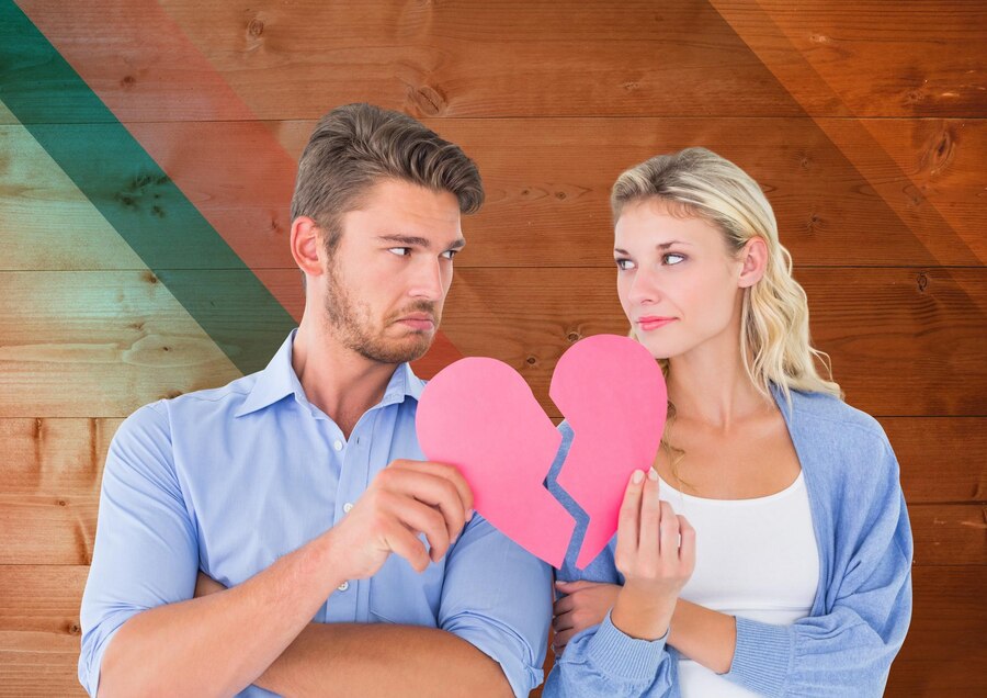 Razlogi za razhod v partnerskem odnosu – komunikacija, konflikti, čustvena odmaknjenost in življenjske vrednote.