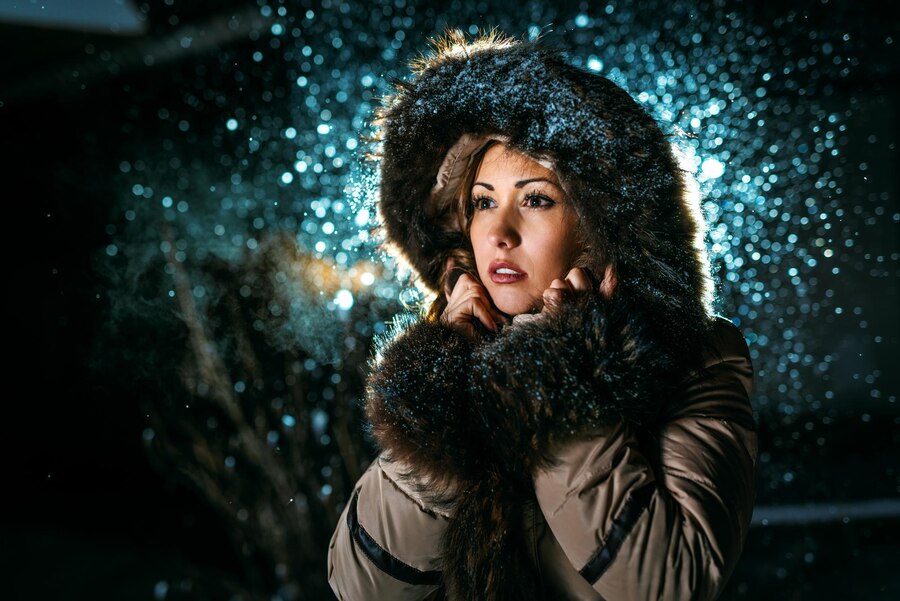 Mlada luna v znamenju kozoroga z energijo, ki spodbuja manifestacijo, finančno stabilnost in nove začetke.