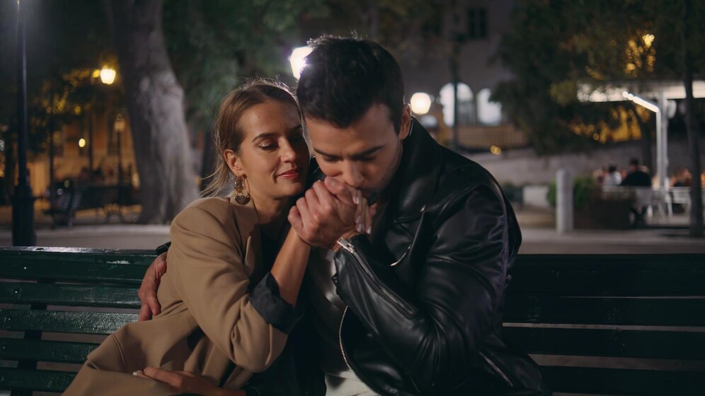 Najbolj romantičen dan leta 2025, romantični horoskop za znamenja, astrološki vpliv na ljubezen, romantični trenutki 2025, astrološka napoved ljubezni